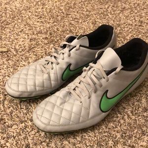 Nike Tiempo Soccer Cleat, size 13